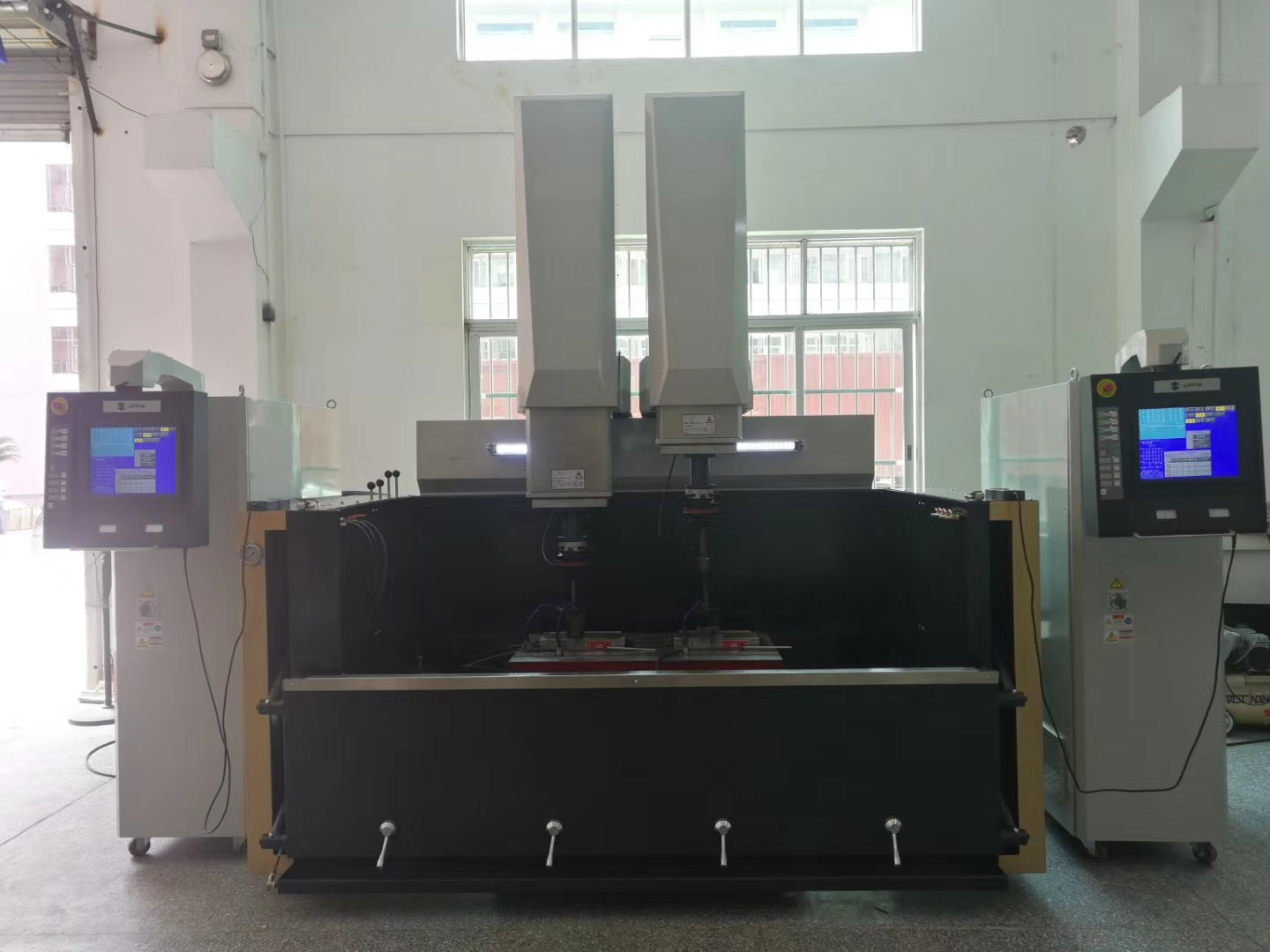 雙頭火花機.jpg 雙頭火花機.jpg